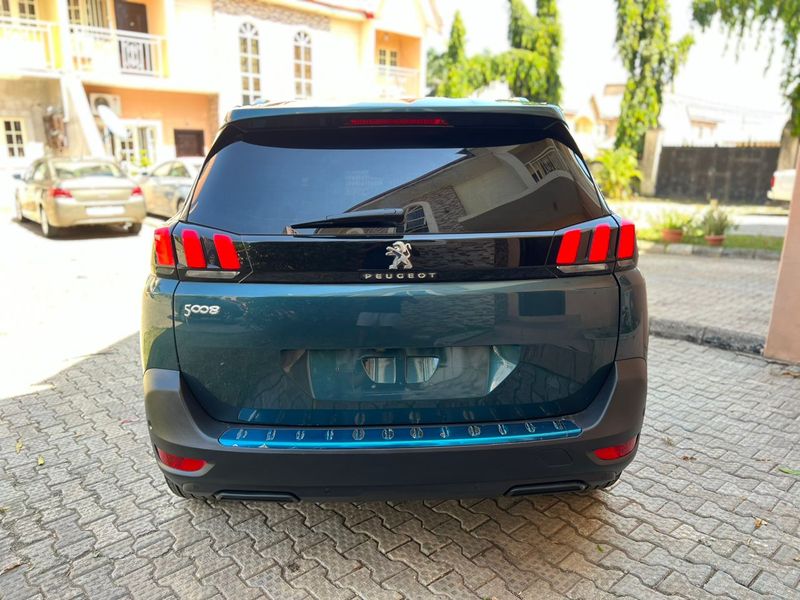 Thumbnail 2 of 2020 Peugeot 5008
